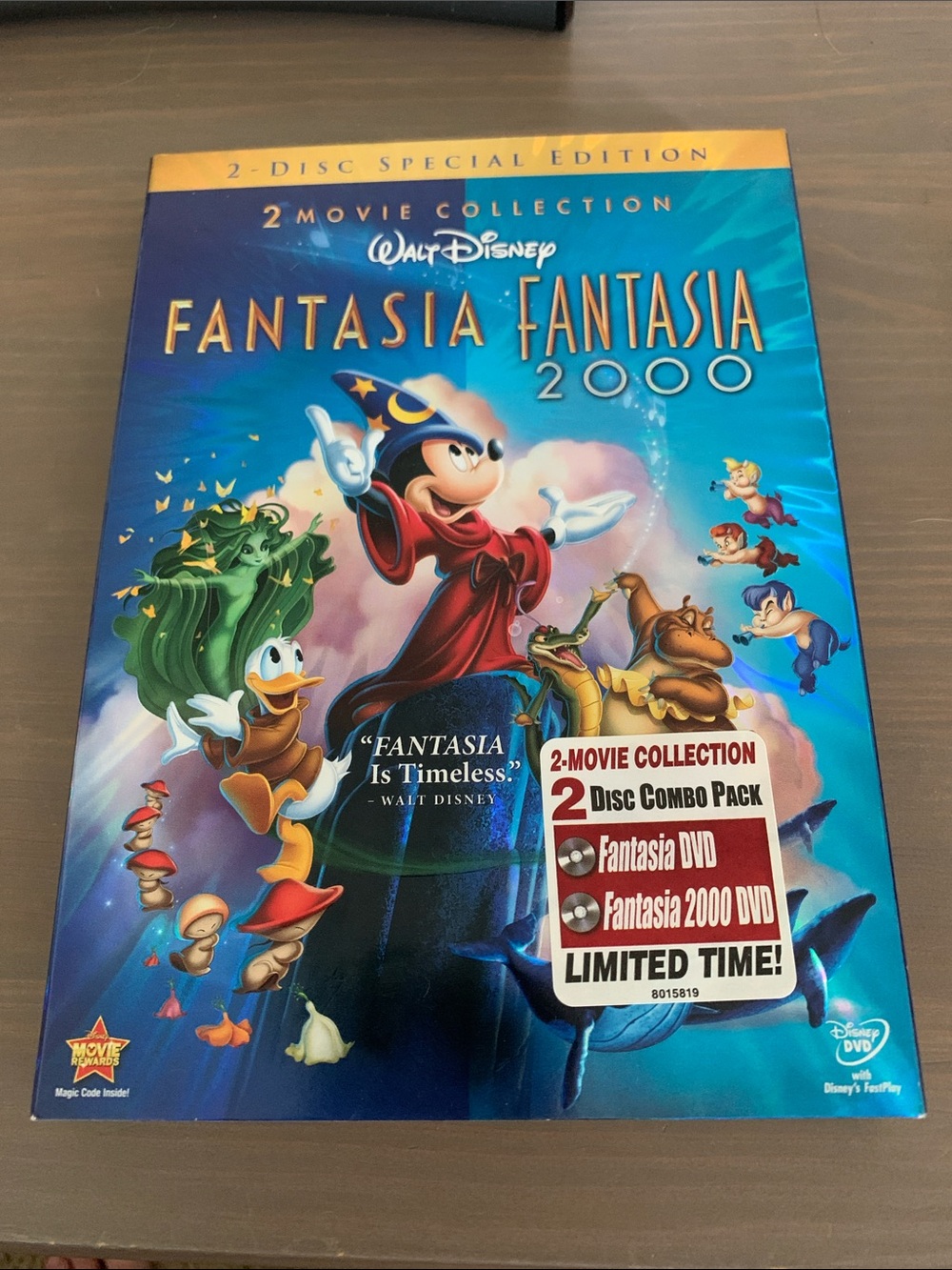 Like new Disneys Fantasia/Fantasia 2000 DVD pack